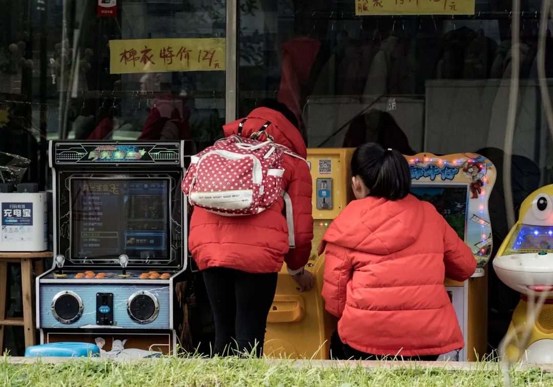 脂粉世家彩妆系列产品成分与持妆效果评测